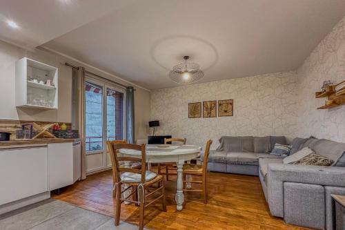 Quartier Capuche-Allies Apartment | Bright and Cozy T4 with Scenic Views - Pet Friendly Stay