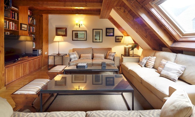 Betren Apartment | Discover Era Garona by FeelFree Rentals - Rated 9.4/10!