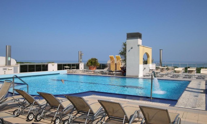 Eraclea Mare Hotel | Eraclea Palace Hotel: Pet-Friendly Retreat with Ocean Views