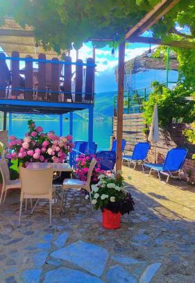 Lin Bed & Breakfast | Top-Rated ERDA LAKESIDE Guesthouse with Oceanfront Views