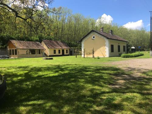 Boldogasszonyfa Apartment | Experience Erdei Pihenőház Terecseny: Rated 9.8/10!