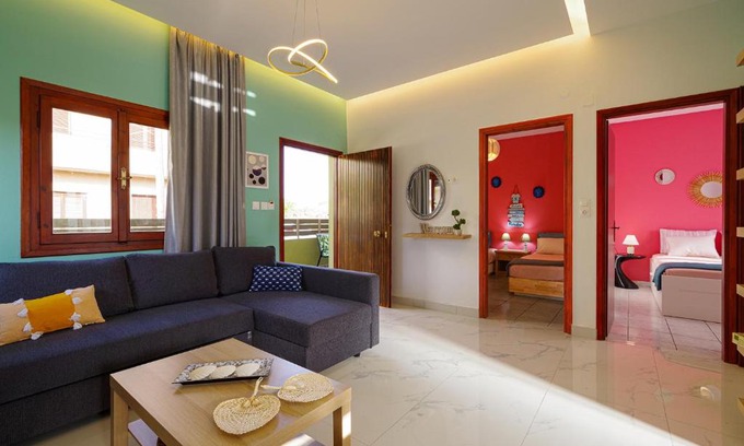 Gournai House | Cozy Beach House Retreat with Ocean Views & Private Access