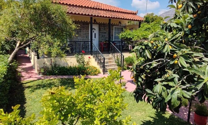 Eretria House | Family-Friendly Eretria Vacation House Rated 9.5/10