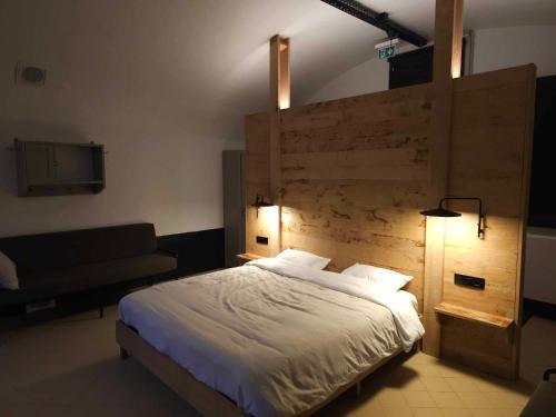 Puurs-Sint-Amands Bed & Breakfast | Discover Erfgoedlogies Fort Liezele with Family-Friendly Amenities