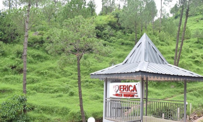Kumarhatti Hotel | Erica Hills Resort: Family-Friendly Getaway with Breakfast