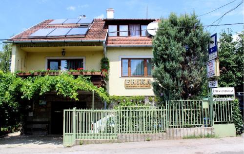 Szentendrei House | Child-Friendly Getaway at Erika Vendégház - Rated 8.5/10