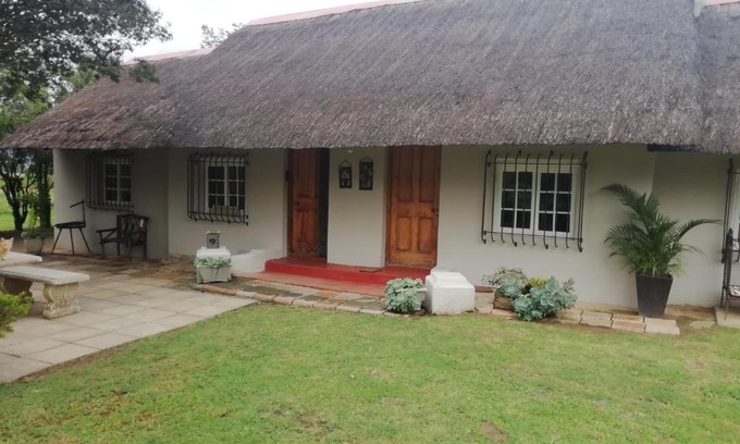 Okhahlamba House | Erin Guesthouse & B&B: 4-Star Stay with Pool Access