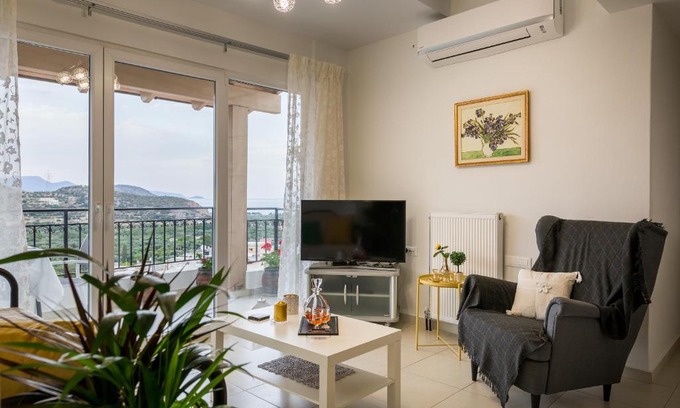 Kalo Chorio Apartment | Experience Erofili's House: Outstanding Oceanfront Escape