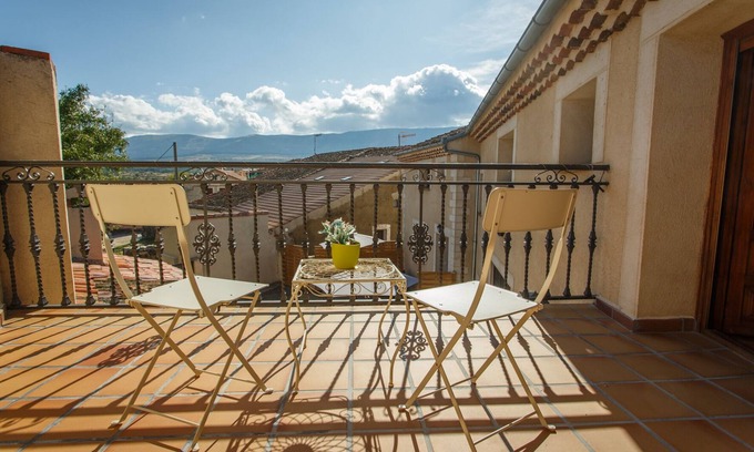 Ceguilla House | Inviting Mountain Retreat: 4 Bedrooms, Pet Friendly & Spa