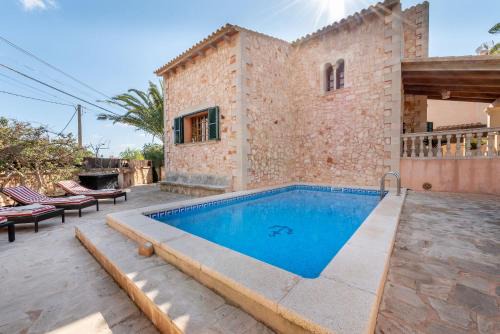 Cala Llombards House | Es Cantó: Family-Friendly 4-Star Retreat with Pool