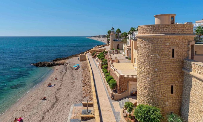 Aguadulce Apartment | Comfortable 3-Bedroom Apartment Steps from the Beach