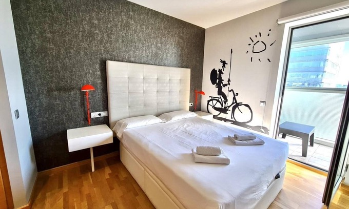 El Port Apartment | Top-Rated Apartment Near Fira Gran Via with Unique Amenities