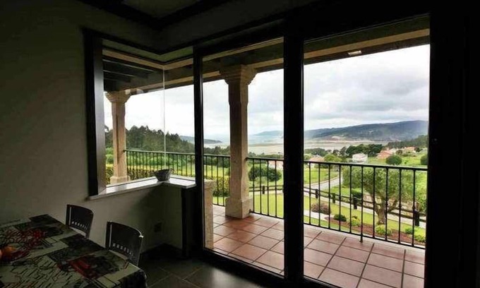 O Esqueiro House | Discover Casa do Carpinteiro: Family-Friendly with Spa & Breakfast