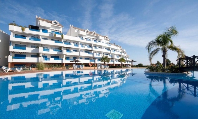 Castillo de Sabinillas Apartment | Exceptional Ocean View Apartment Near Puerto de la Duquesa