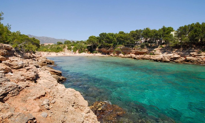 L Almadrava House | Spacious Villa Vandellòs: Family-Friendly with Spa & Kitchen