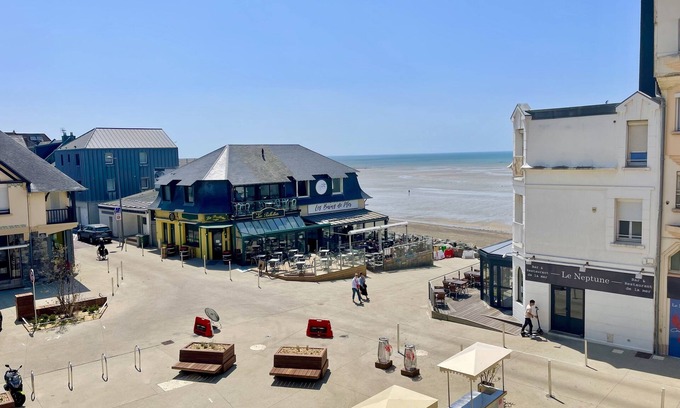 Agon-Coutainville Apartment | Beachside Escape at Coutainville Centre with Pool & Ocean Views