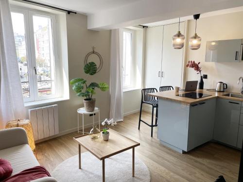 Suresnes Apartment | Escape to a Beautiful Retreat Near Paris - Rated 8.5/10