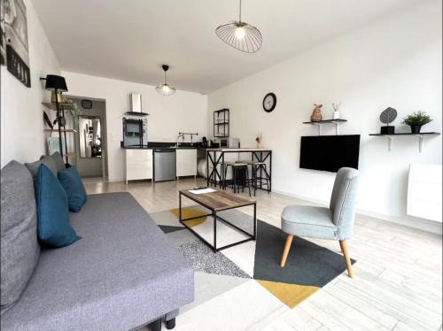 Ploermel Apartment | Ideal Breton Escape: Family-Friendly & Guest Rated 8.7