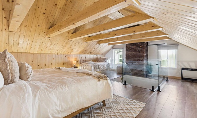 Chambly Apartment | Escapade Chambly | 4BR Spa Retreat