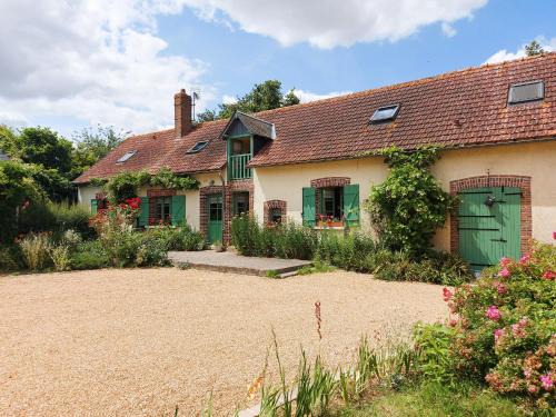 Mezieres-au-Perche House | Relaxing Retreat with Garden by the Ozanne River, Dangeau