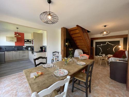 Saligny-sur-Roudon House | Nature Retreat with Comfort: Gîte for 5, Outdoor Fun Await