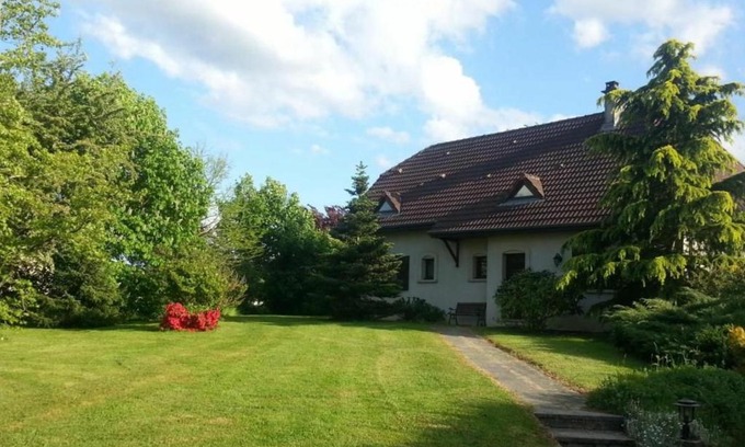 Benamenil House | Tranquil Getaway: Cozy Home with Garden & Activities Nearby