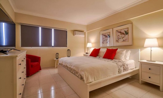 Evaristo Morales Apartment | Elegant Harmony Penthouse Near Acropolis - Rated 9.5/10