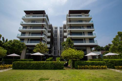 Kram Apartment | Oceanfront Escape II Condominium with Private Beach Access