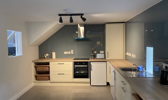 Coolderry Cottage | Reconnect with Nature: Ocean View Stay & Family Amenities