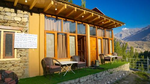 Karimabad Hotel | Escape Retreat