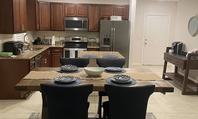 Port Saint Lucie House | Embrace Tropical Bliss Just 10 Minutes from the Beach