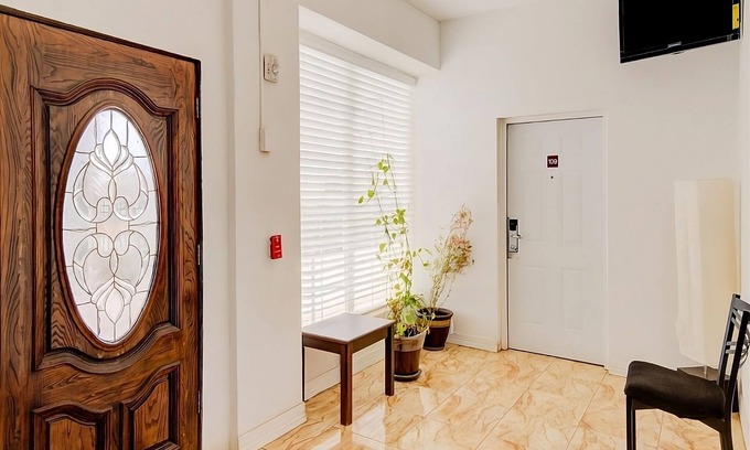 Dilley House | Escape The Hustle and Bustle! Short Drive to Nueces River, Free Breakfast!