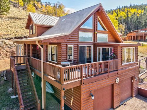 Spring Valley House | Beat the Heat at Trout N'About - Family-Friendly Lakeside Retreat