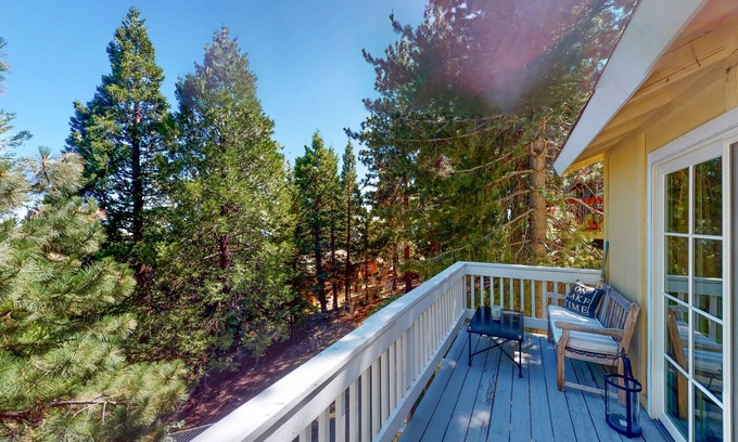 Running Springs Cabin | Idyllic Mountain-View Cottage with Spa & Cozy Fireplace