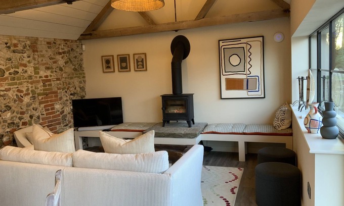 East Dereham House | Experience Serenity at the Norfolk Barn Retreat