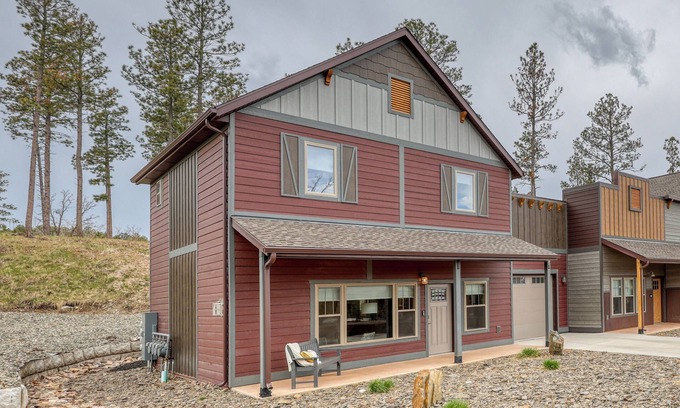 Rockerville Condo | Eco-Friendly Rockerville Gold Town Lodging Near Mt. Rushmore