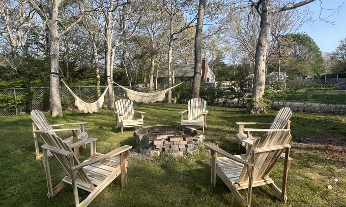Hyannis House | Escape To Cape: Renovated 2-Bedroom Near Beach & Main St
