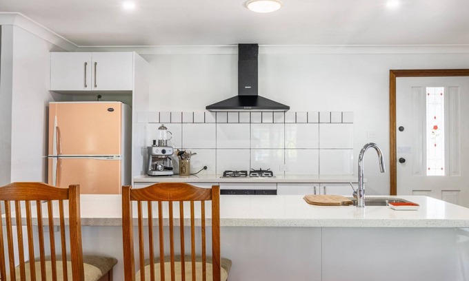 Sussex Inlet House | Experience Blissful Retreats at Gorgeous Swan Lake