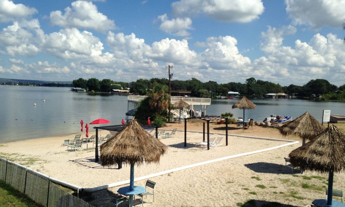 Granite Shoals Condo | Discover a Tropical Retreat on Lake LBJ with Pool & Spa