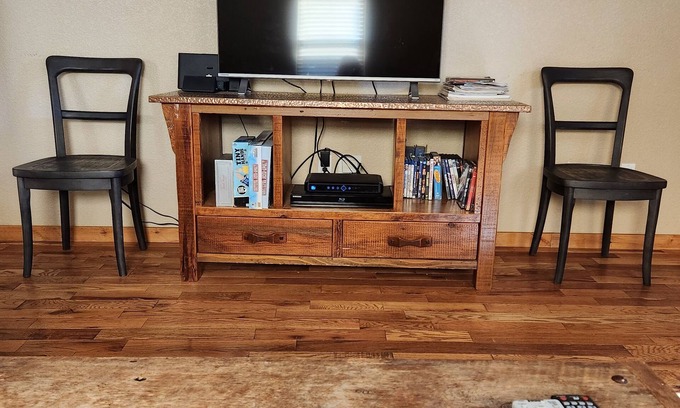Trinity Center Condo | Reconnect with Nature: 3-Bedroom Cabin by Trinity Lake