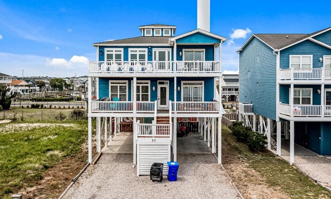 Ocean Isle Beach House | Relax at Ocean Isle: A Family-Friendly Retreat with Pool