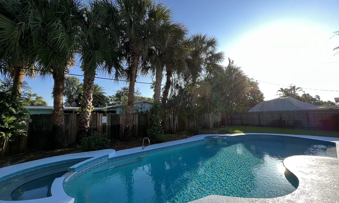 South Patrick Shores House | Guest Rated 10/10: Family Friendly Pool Oasis Awaits