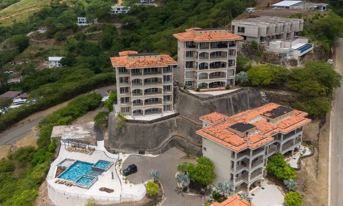 Coco Condo | Escape to paradise in this stunning 3 bedroom condo E301 with breathtaking overlooking the bay