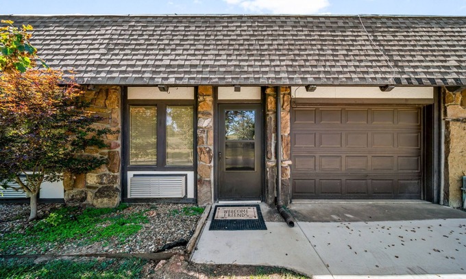 Afton Condo | Relax at Monkey Island Condo with Pool and Family Amenities