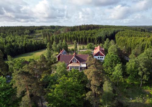Simlangsdalen Bed & Breakfast | Relax at PaulssonPaleo with Ocean Views and Private Beach