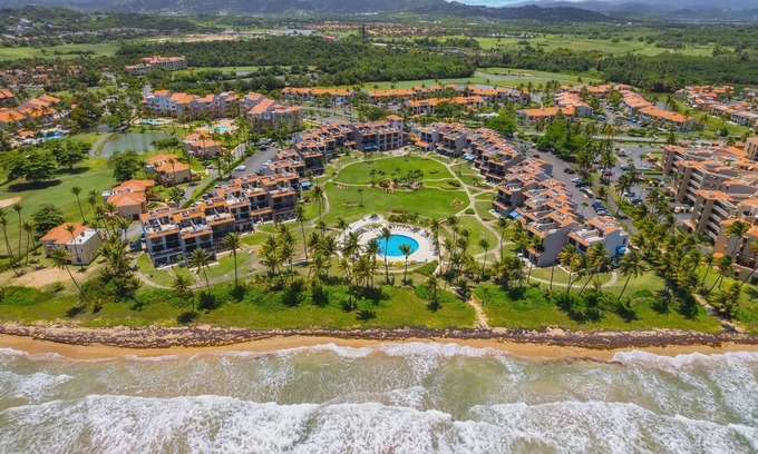 Candelero Abajo Villa | Seaside Escape: Oceanfront Views and Poolside Relaxation