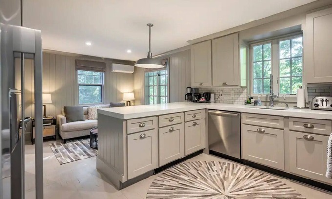 Bedford House | Discover Bedford, NY: Pet-Friendly Retreat with Spa Access