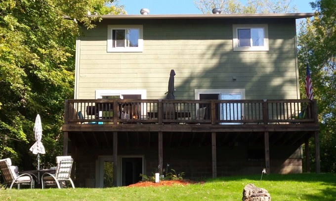 Aitkin Cabin | Tranquil Escape at Ross Lake: Guest Rated 9.8/10 Getaway