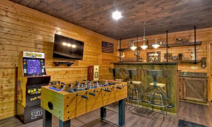 Walnut Mountain Cabin | Tranquil Sleepy Hollow Cabin Retreat with Breakfast Included