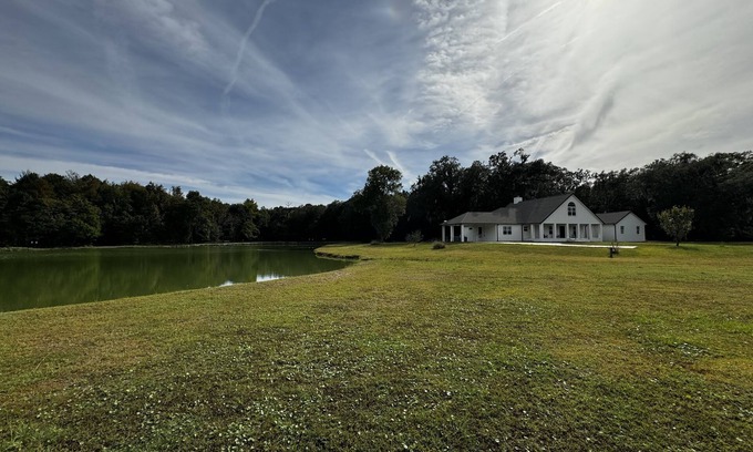 Kingsland House | Discover Serenity: Trails, Lake House & Fire Pit Retreat